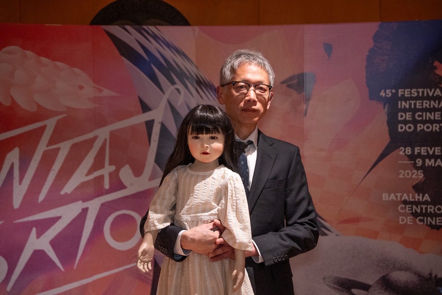 「ドールハウス」の監督を務めた矢口史靖