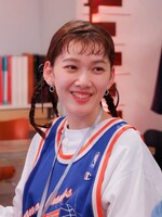 「ソロ活女子のススメ4」より、佐々木春香演じる青木遥