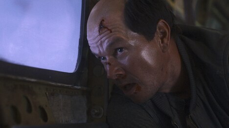 「フライト・リスク」新場面写真