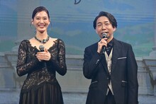 左から月城かなと、諏訪部順一