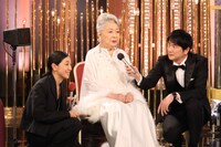 第48回日本アカデミー賞授賞式より、優秀主演女優賞に輝いた草笛光子（中央）©︎日本アカデミー賞協会