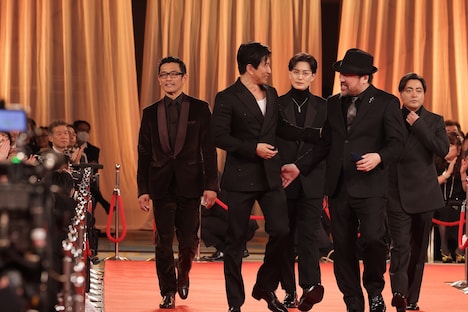 優秀助演男優賞の受賞者たち。左から内野聖陽、大沢たかお、岡田将生、佐藤二朗、山田孝之 ©︎日本アカデミー賞協会