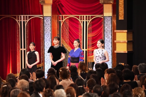 優秀助演女優賞の受賞者たち。左から芦田愛菜、清原果耶、土屋太鳳、山田杏奈 ©︎日本アカデミー賞協会