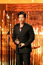 第48回日本アカデミー賞授賞式より、最優秀助演男優賞に輝いた大沢たかお ©︎日本アカデミー賞協会
