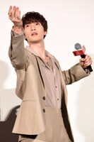 観客に投げキッスをプレゼントするジェシー