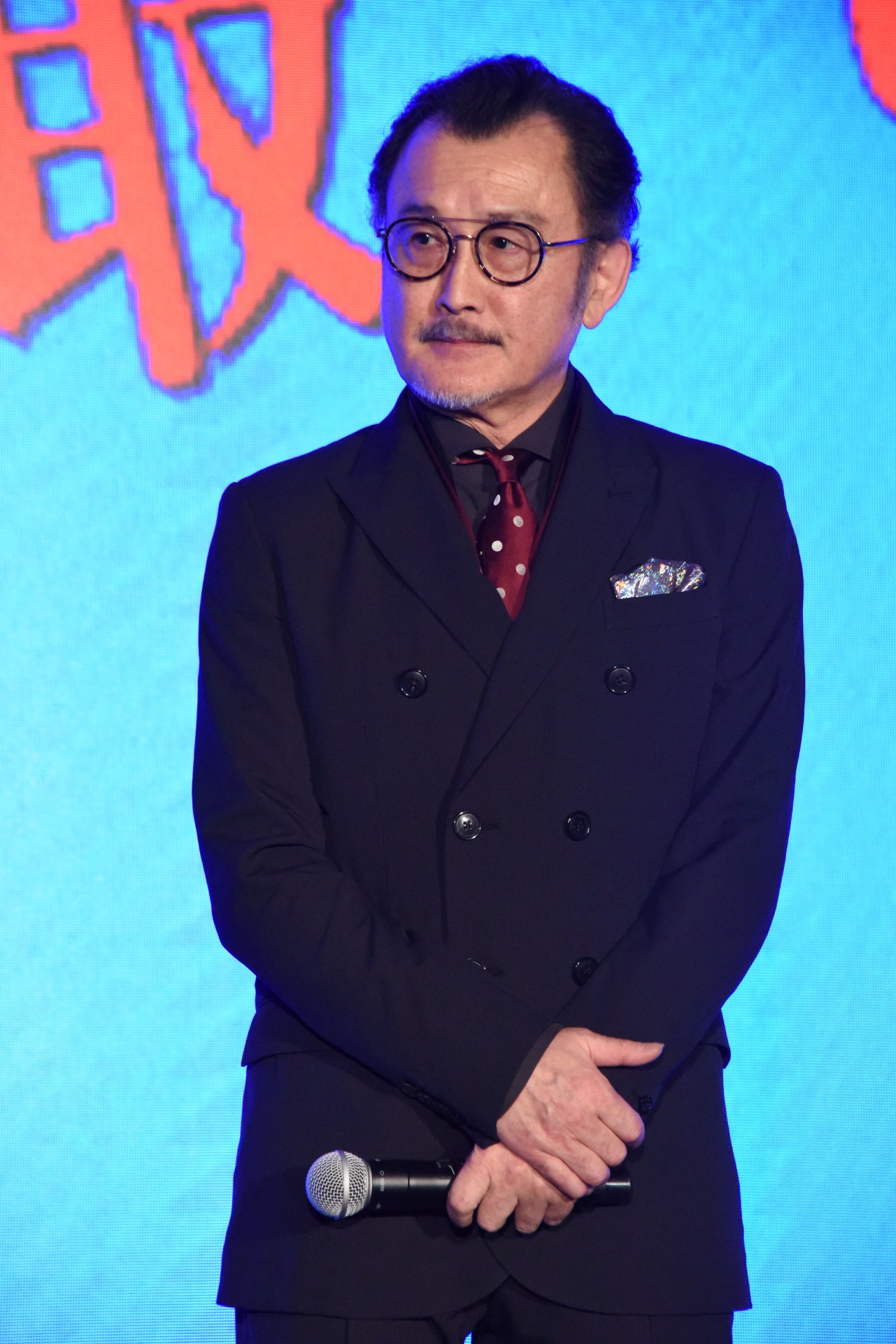 吉田鋼太郎