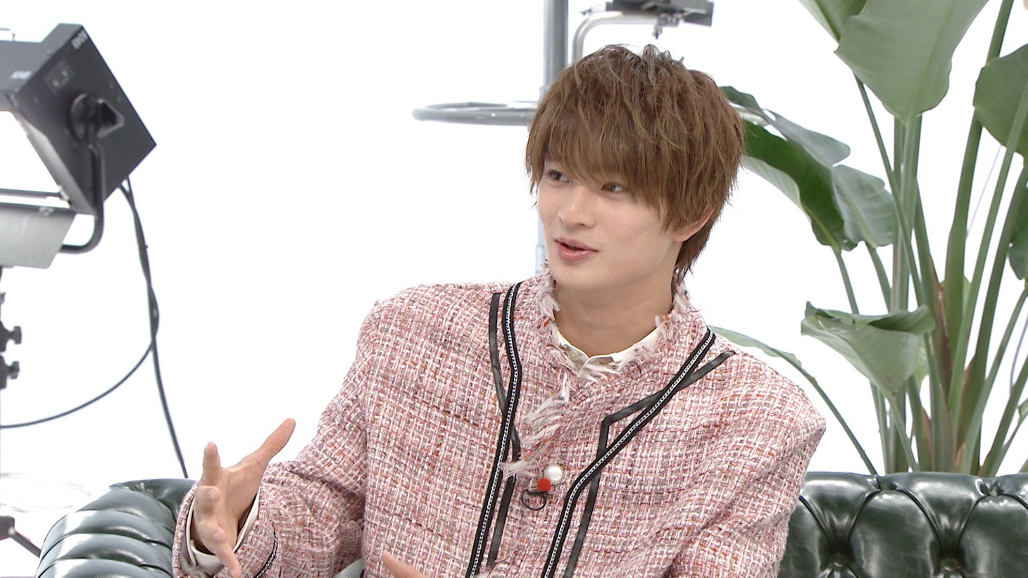 「脚本家X」より、浮所飛貴