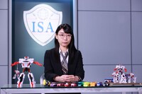 ブンブンジャーと手を組んだ国際宇宙対策機構（ISA）の作戦本部長・細武調