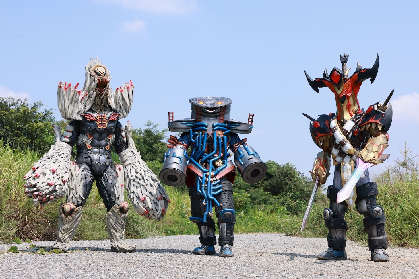 左からミノンガン、マンホールグルマー、オージャカリバーZEROグルマー