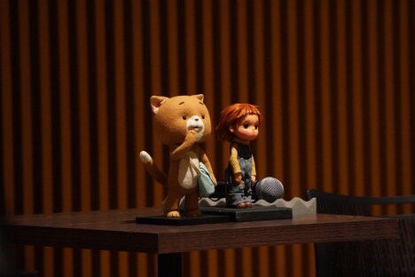 トークショーに登場したこまねこ（左）とチャコ（右）