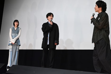 左から夏帆、染谷将太、峯田和伸