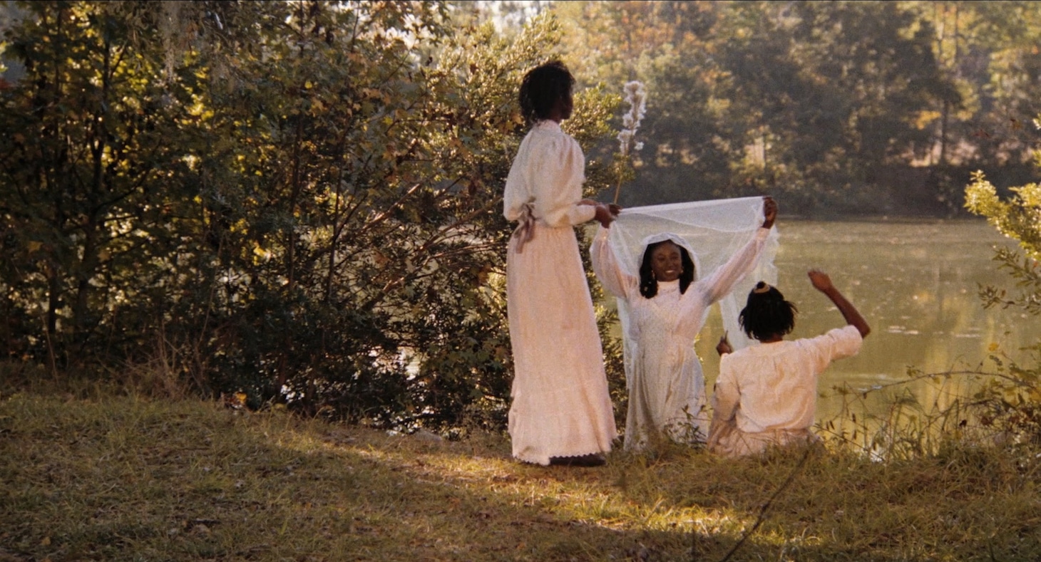 「海から来た娘たち」場面写真 Images Courtesy of Park Circus/The Cohen Film Collection