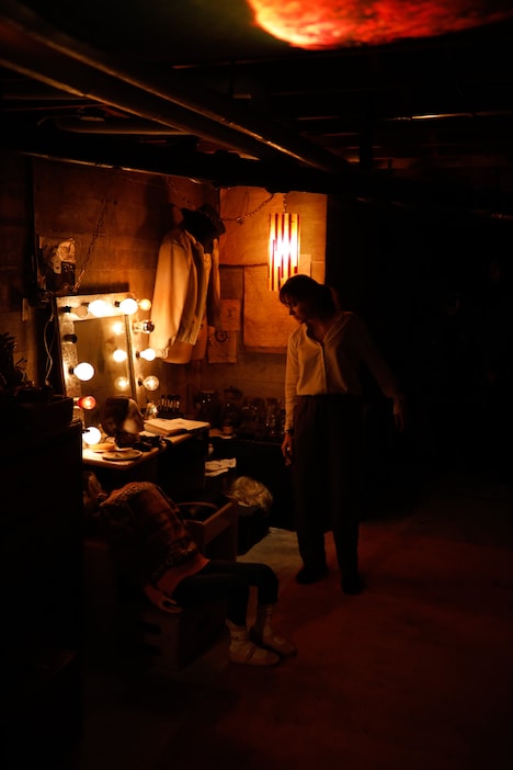 「ロングレッグス」に登場する地下室の様子