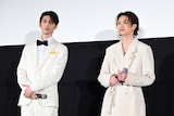 左から樋口幸平、綱啓永