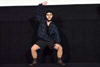 踊るキンタロー。