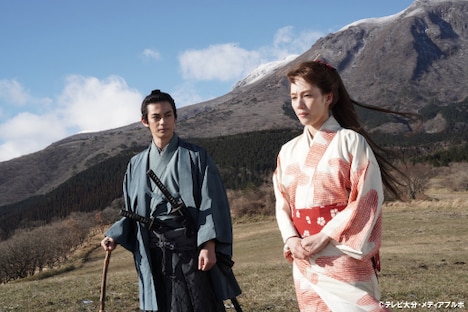 TOS開局55周年記念時代劇ドラマ「はぐれ鴉」より、大分・竹田市の久住高原で撮影されたシーン
