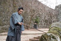 TOS開局55周年記念時代劇ドラマ「はぐれ鴉」より、大分・竹田市の岡城跡で撮影されたシーン