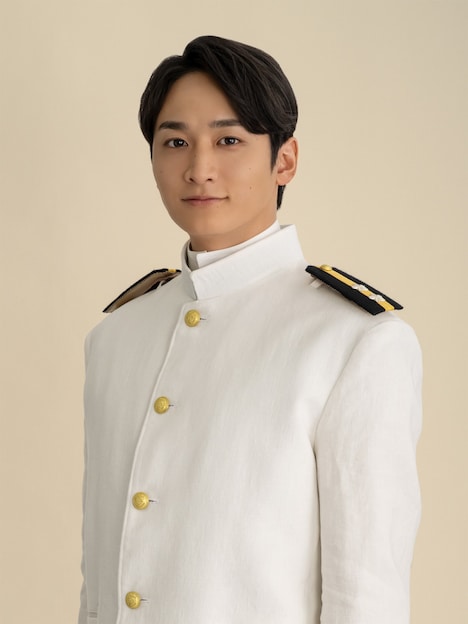 ドラマ「波うららかに、めおと日和」より、小関裕太演じる深見龍之介