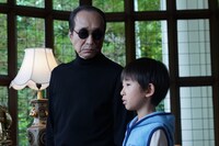 「降り積もれ孤独な死よ」場面写真