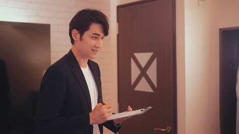 「ナニカ…」場面写真