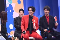 2択の質問に答える「イグナイト -法の無法者-」キャストたち