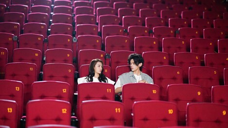 左からジャン・ナン（張楠）演じる辛辰、ヤオ・チー（姚弛）演じる安小嶼