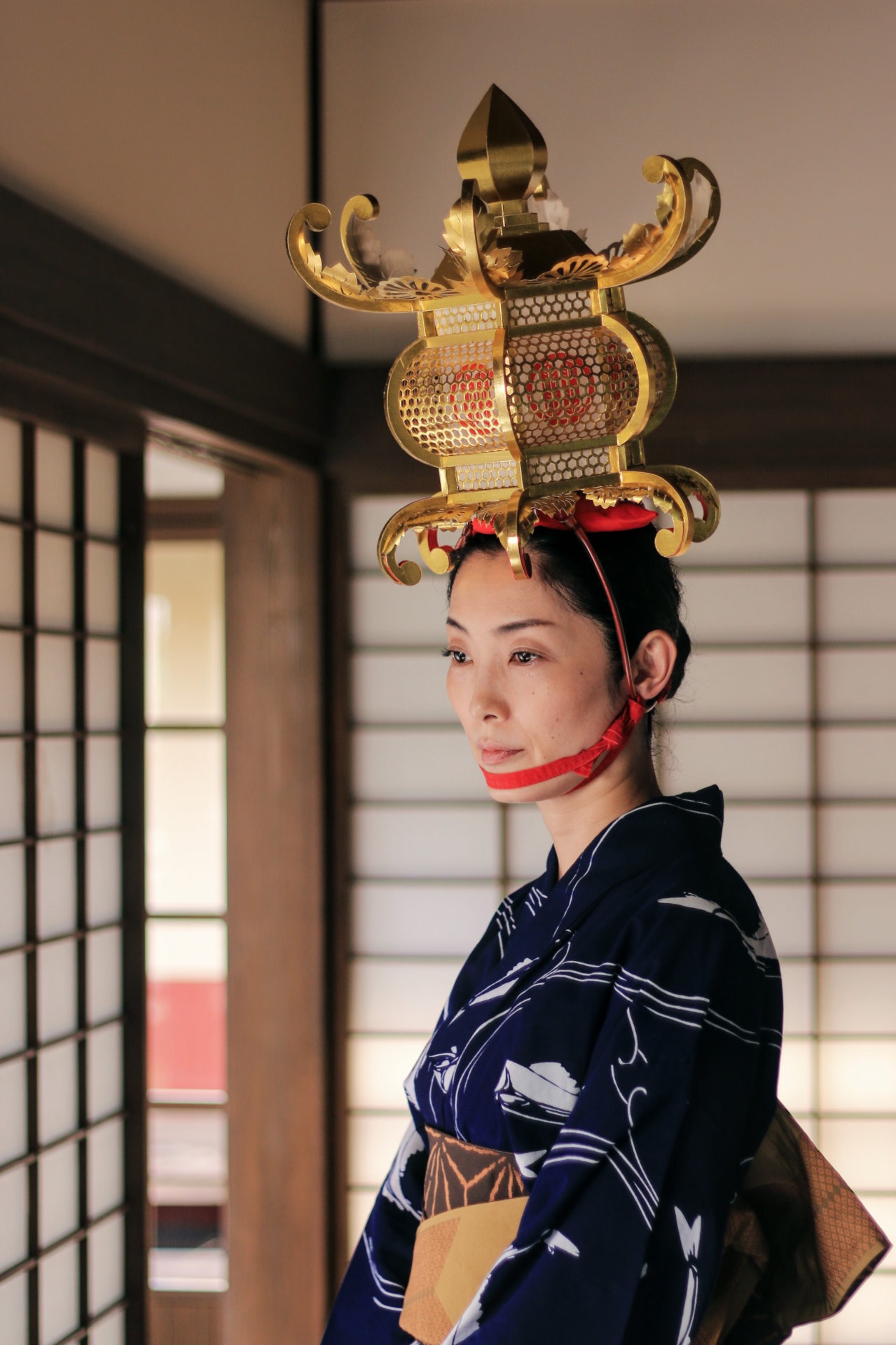 「骨なし灯籠」場面写真