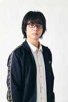 「ダメマネ！ －ダメなタレント、マネジメントします－」より、鈴木仁演じる小野寺勉