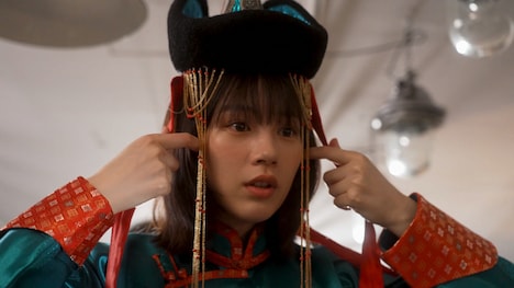 「あなたのワードローブ見せてください 世界民族衣装紀行」より