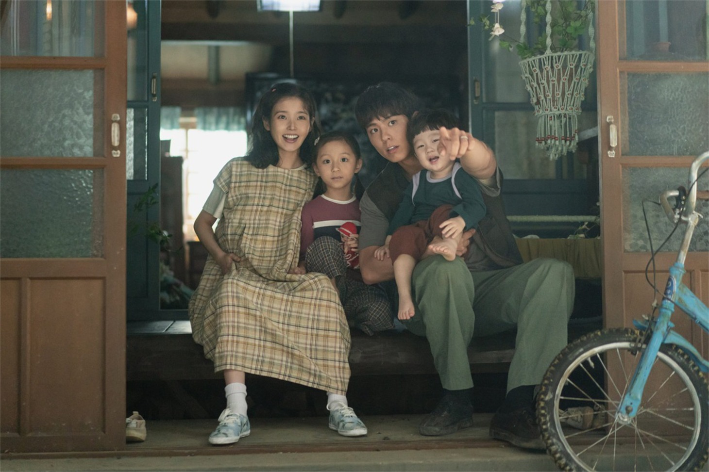 Netflixシリーズ「おつかれさま」場面写真