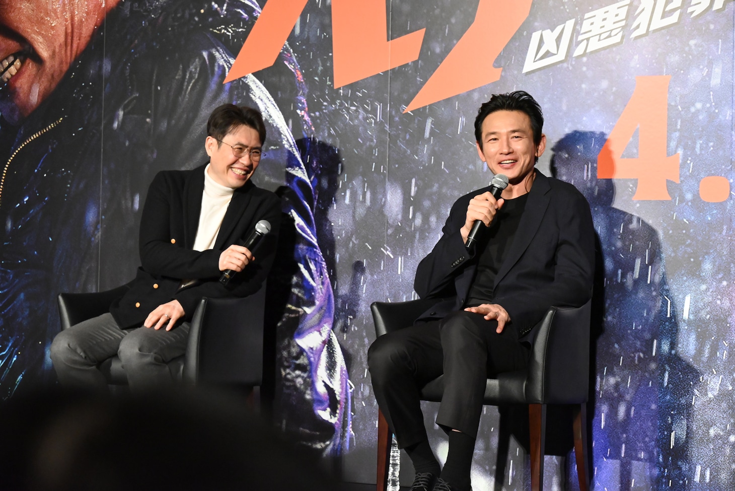左からリュ・スンワン、ファン・ジョンミン