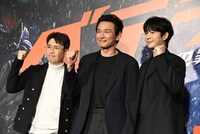 「ベテラン 凶悪犯罪捜査班」記者会見の様子。左からリュ・スンワン、ファン・ジョンミン、チョン・ヘイン