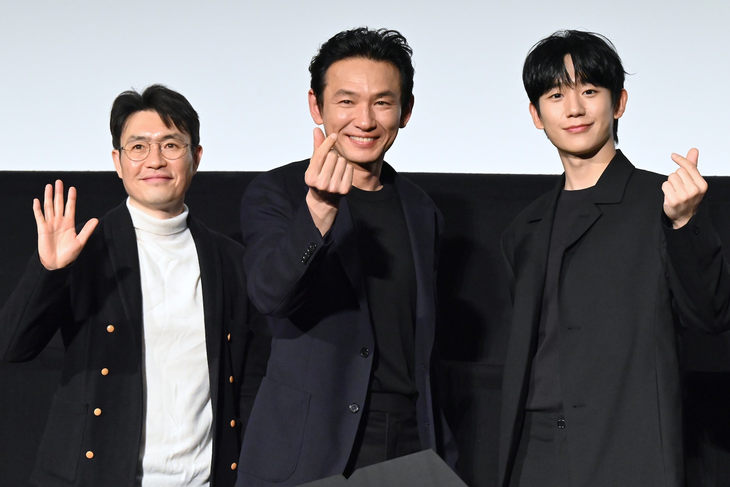 「ベテラン 凶悪犯罪捜査班」ジャパンプレミアの様子。左からリュ・スンワン、ファン・ジョンミン、チョン・ヘイン