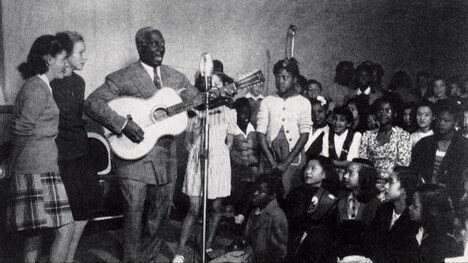 「ロックの礎を築いた男：レッド・ベリー ビートルズとボブ・ディランの原点」場面写真