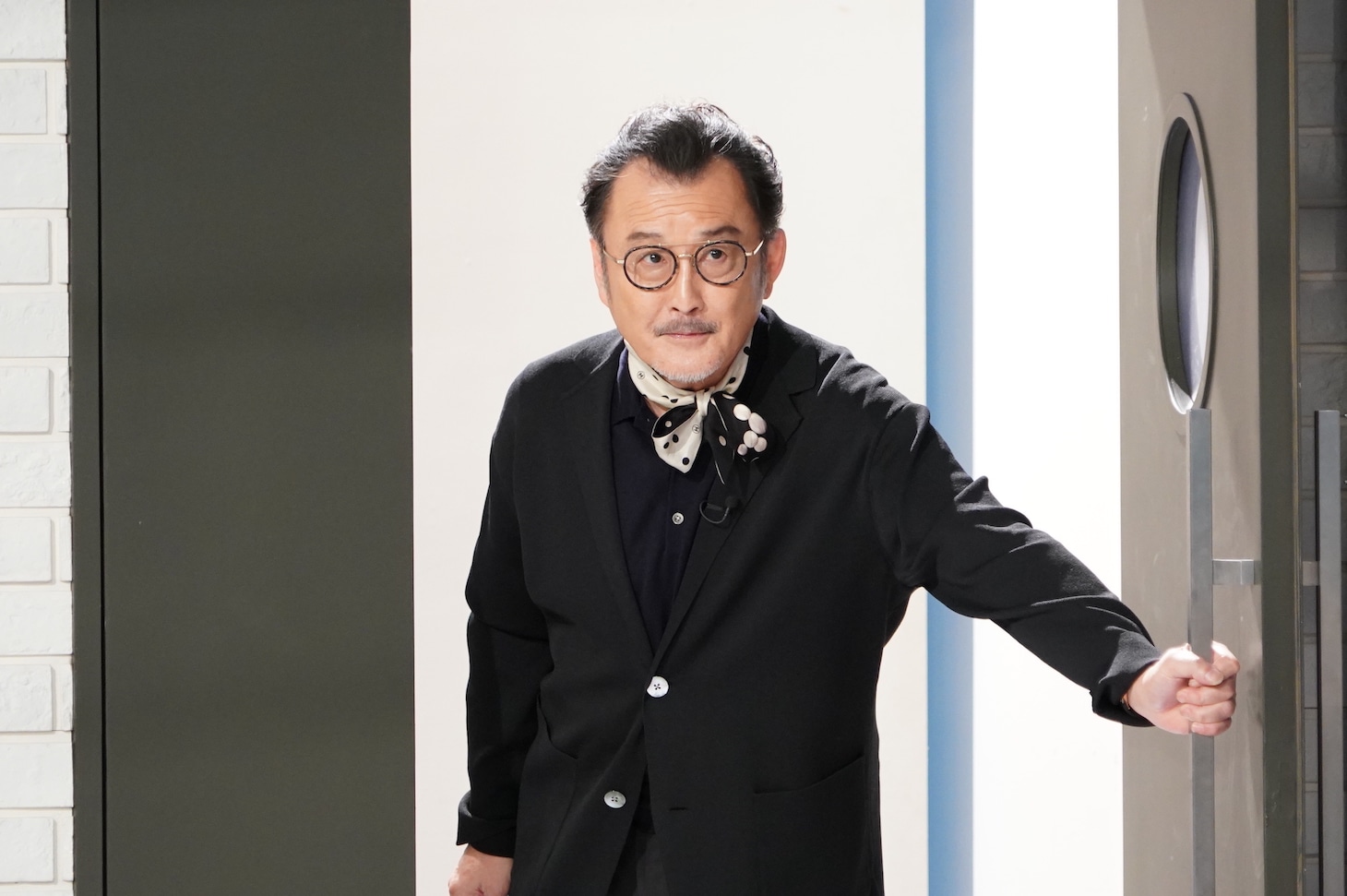吉田鋼太郎