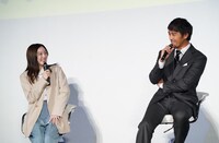 左から永野芽郁、阿部寛