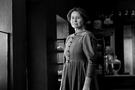 「ガール・ウィズ・ニードル」場面写真