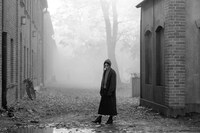 「ガール・ウィズ・ニードル」場面写真