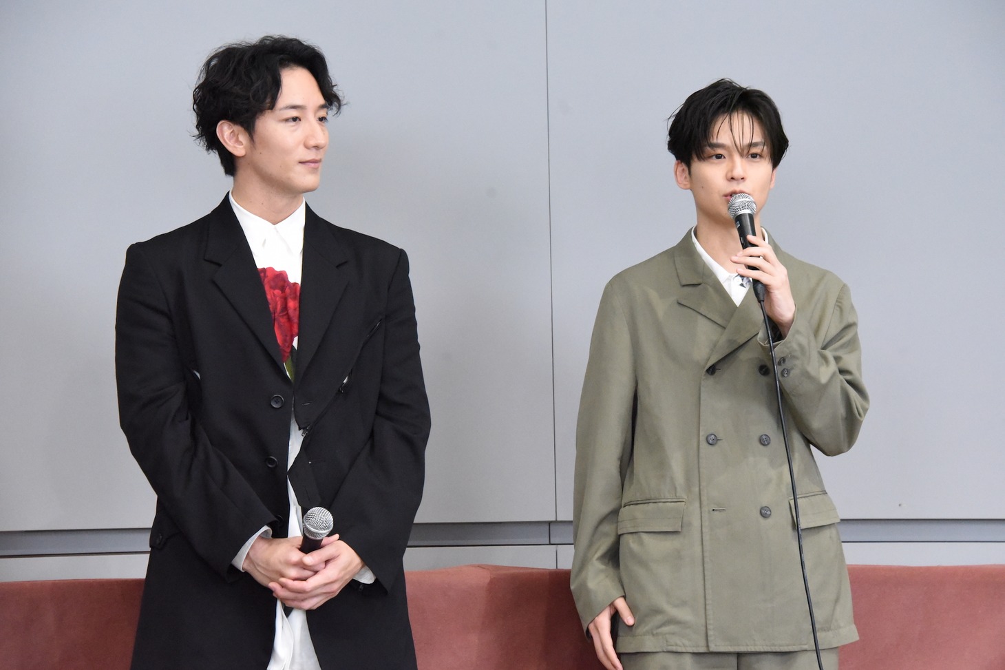 左から大貫勇輔、沢村玲