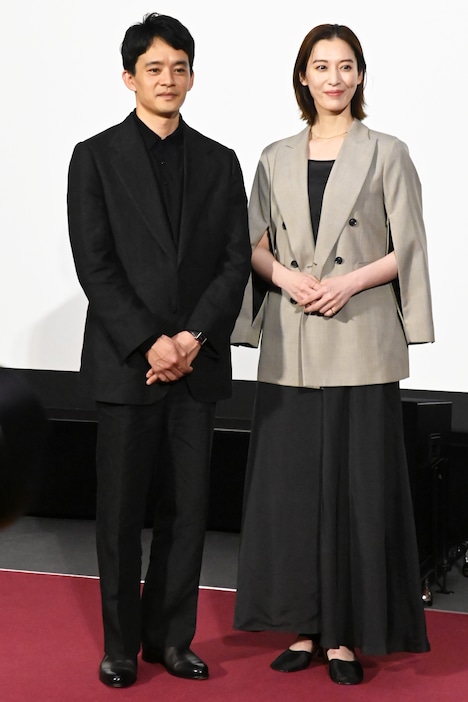 左から池松壮亮、月城かなと