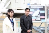 左から山下美月、山田孝之