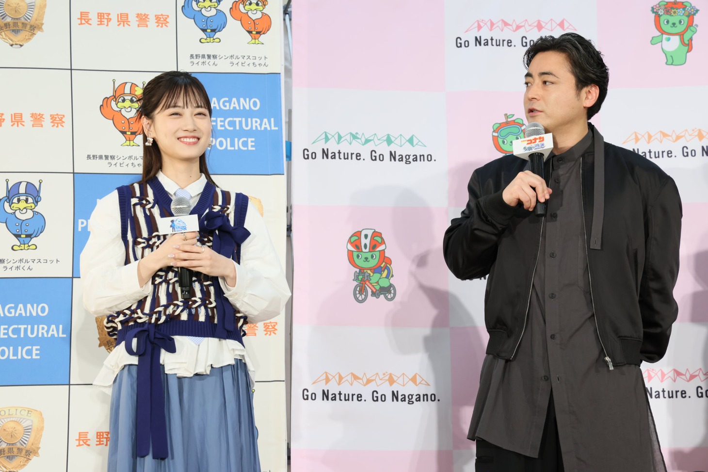 左から山下美月、山田孝之