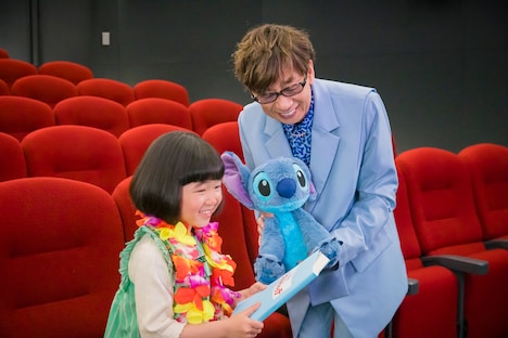 左から永尾柚乃、山寺宏一