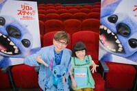 左から山寺宏一、永尾柚乃