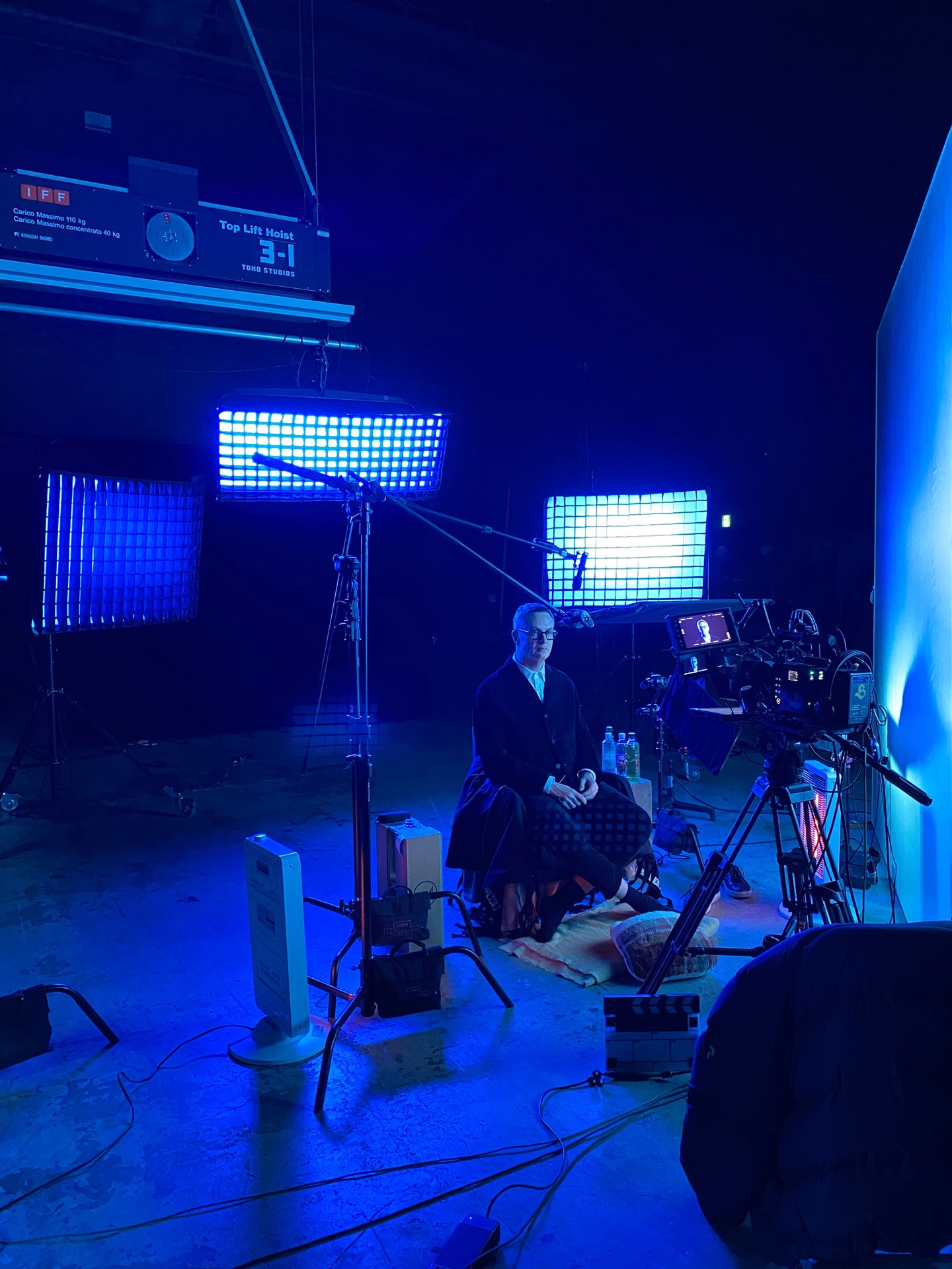 展覧会「“SATELLITES” BY NICOLAS WINDING REFN WITH HIDEO KOJIMA」のインスタレーション制作の様子