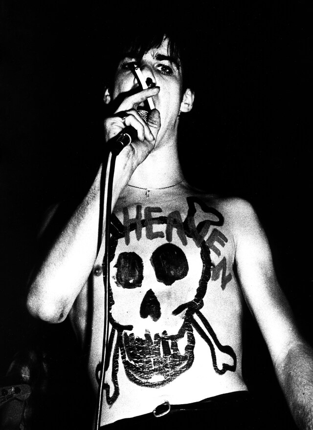 「バースデイ・パーティ／天国の暴動」場面写真