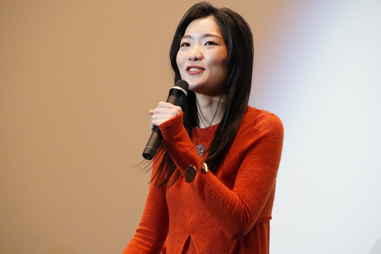 東野絢香