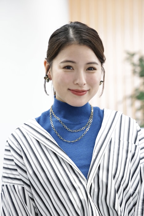 「低体温男子になつかれました。」より、ゆいかれん演じる上原理沙