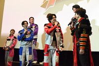 「ブンブンジャーVSキングオージャー」完成披露舞台挨拶の様子