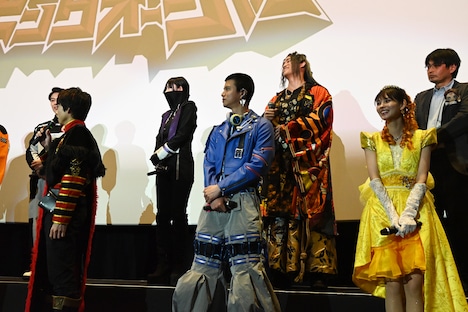 「ブンブンジャーVSキングオージャー」完成披露舞台挨拶の様子